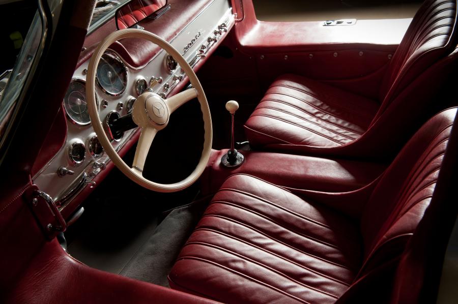 Интерьер Mercedes-Benz 300 SL 1955 года  (фото 199 из 233)